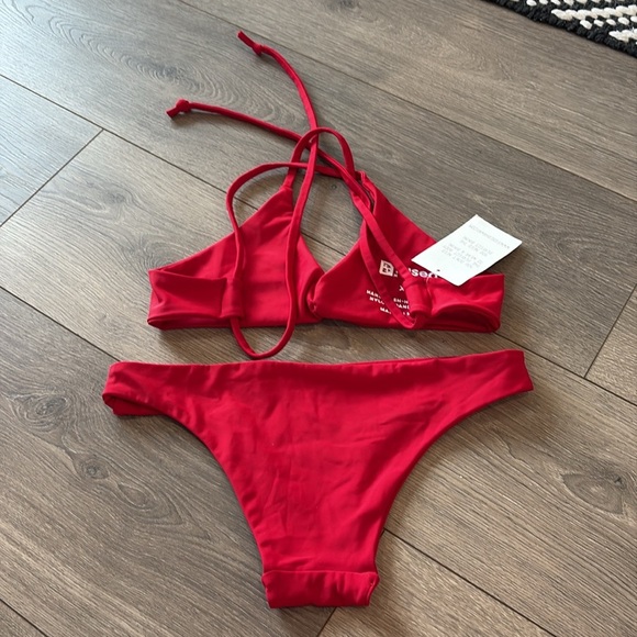 Fused Hawaii Bikini Set Red Lava Size XS NWT - Picture 8 of 8
